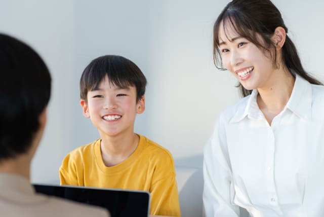 学習プランを提案している様子のイメージ写真